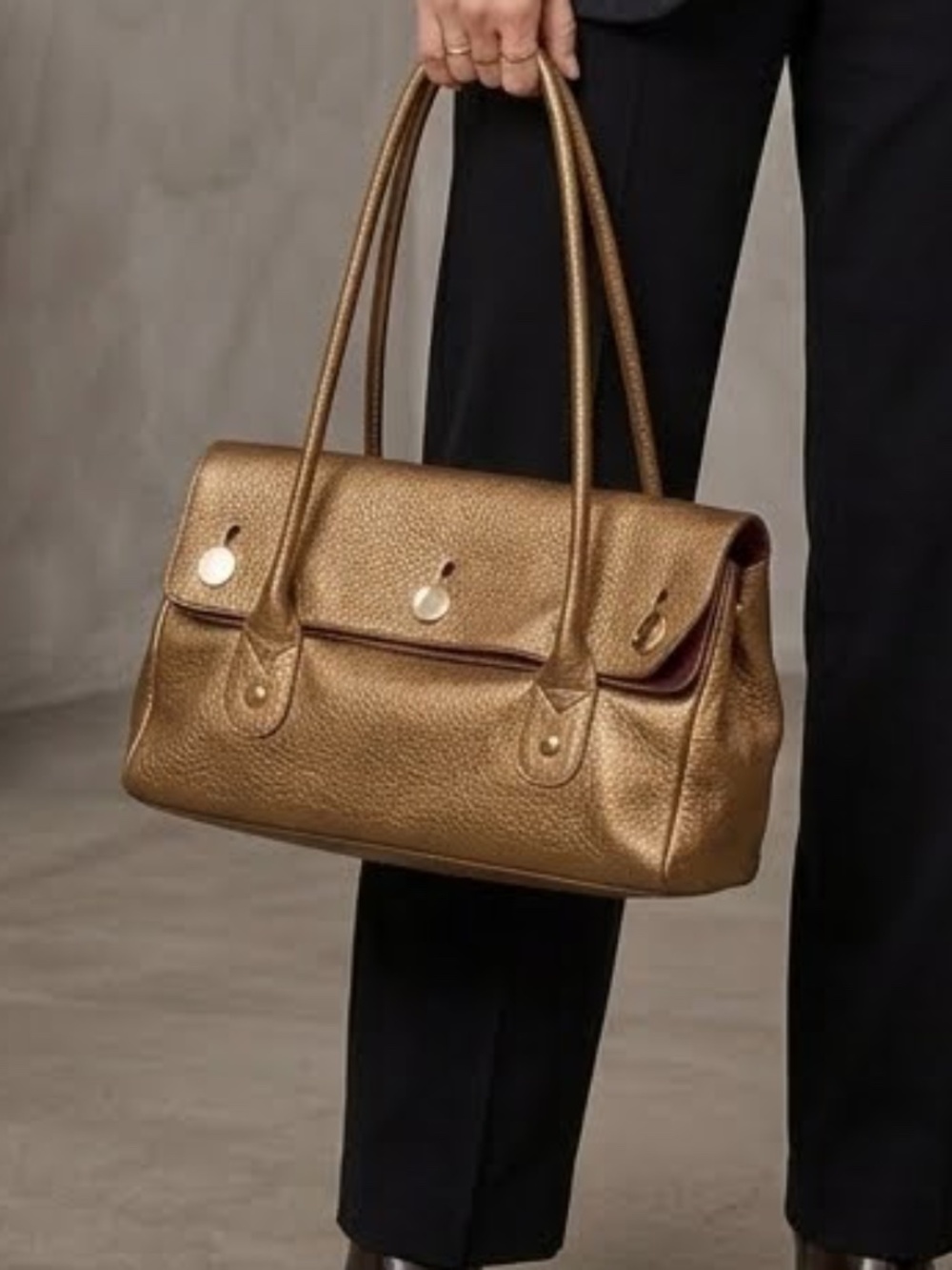 VINTAGE TANNER KROLLE LONDON METALLIC BRONZE PEBBLED LEATHER FLAP SHOULDER BAG
